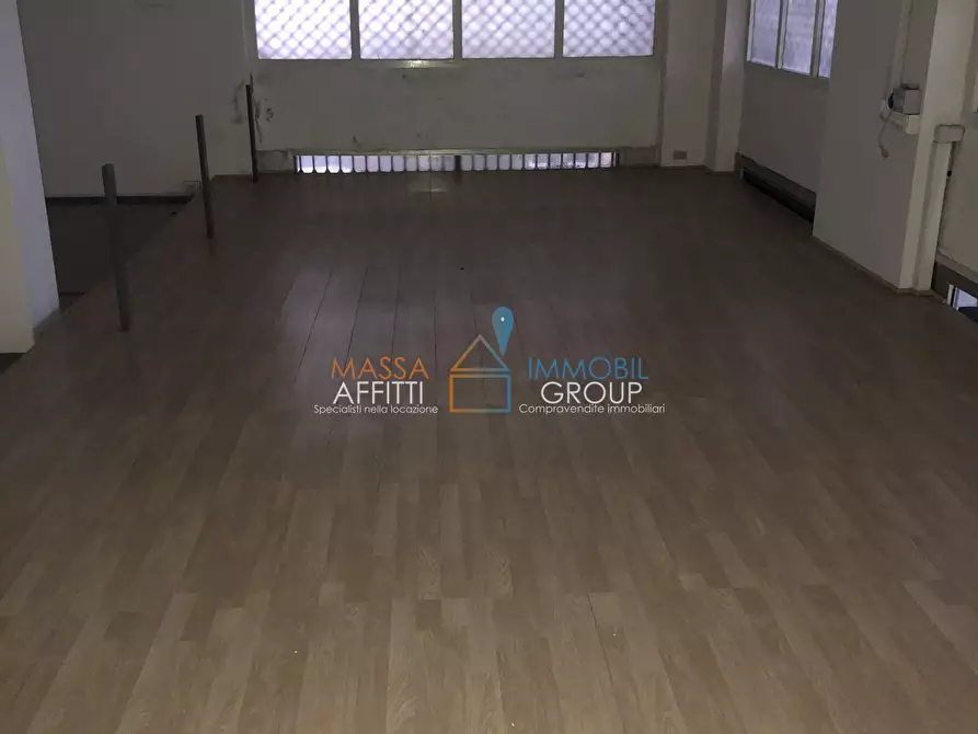 Immagine 9 di Locale commerciale in affitto  in Via Werther Muttini 17 a Carrara