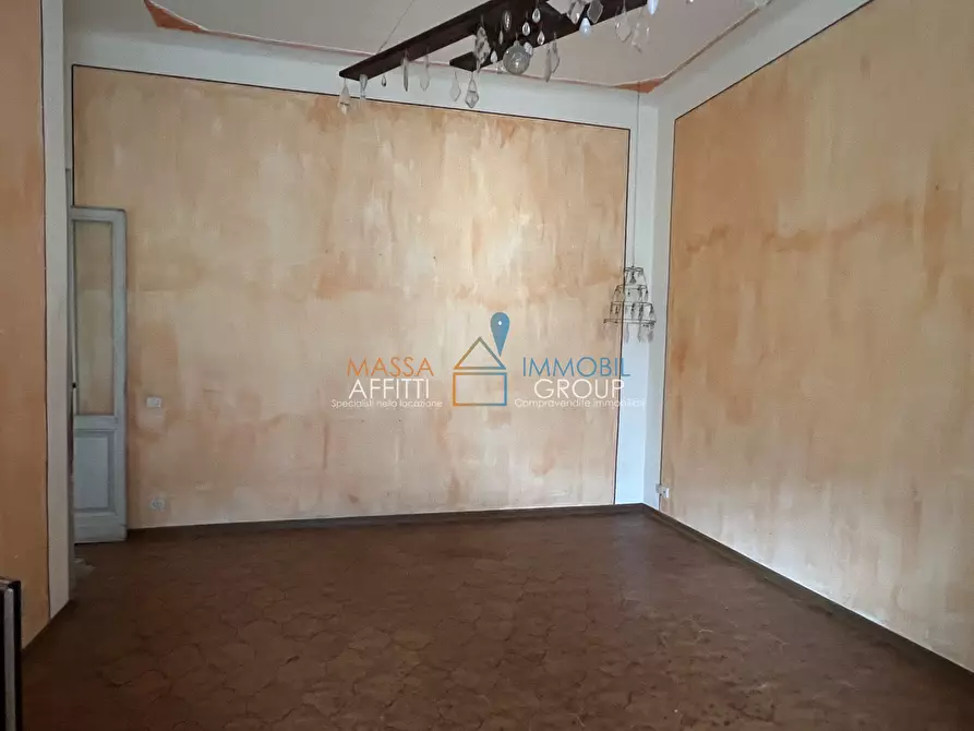 Immagine 12 di Pentalocale in vendita  in Via Benedetto Croce 11 a Massa