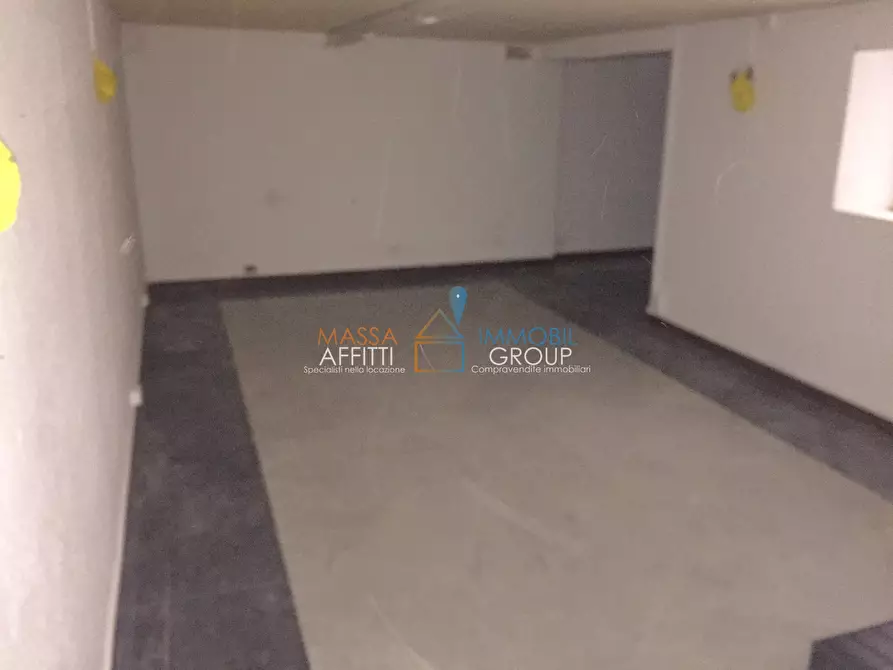 Immagine 8 di Attività commerciale in vendita  in Piazza Aranci 13 a Massa