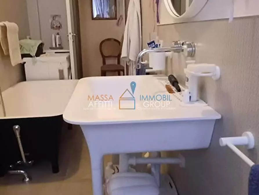 Immagine 14 di Quadrilocale in vendita  in Viale Eugenio Chiesa 15 a Massa