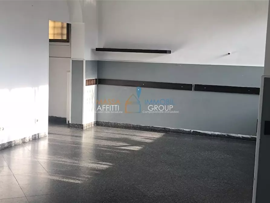 Immagine 12 di Locale commerciale in affitto  in Via Cervara 131 a Massa