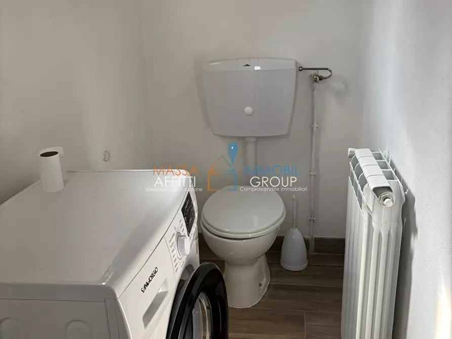 Immagine 13 di Bilocale in affitto  in Via dei Colli 131 a Massa