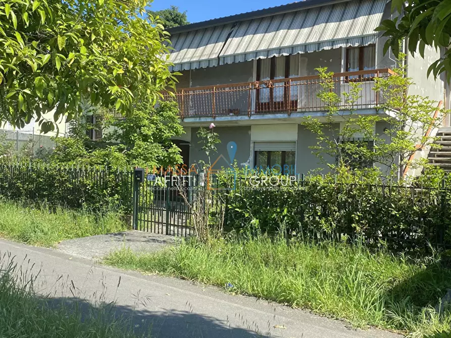 Immagine 2 di Porzione di casa in vendita  in Via del Melaro 6 a Massa