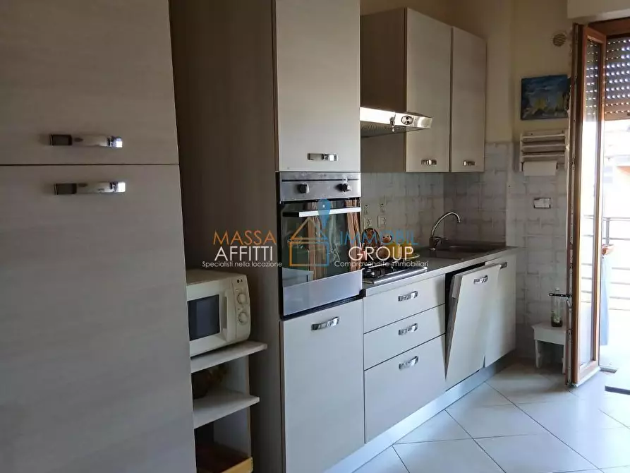 Immagine 15 di Quadrilocale in vendita  in Via Marina Vecchia 92 a Massa