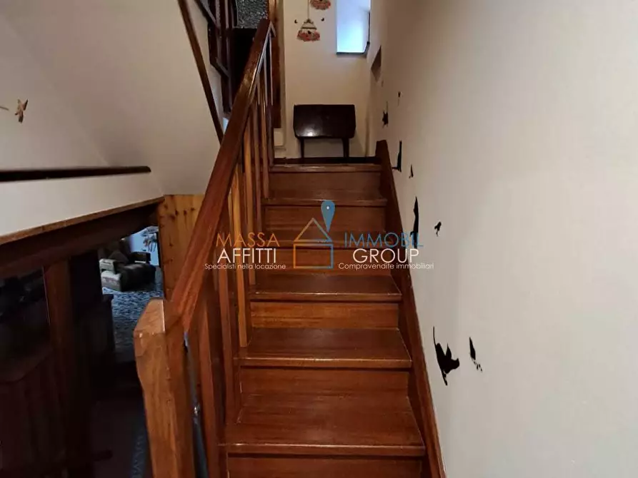 Immagine 12 di Porzione di casa in vendita  in Via dei Colli 141 a Massa