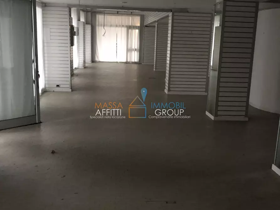 Immagine 1 di Locale commerciale in affitto  in Via Werther Muttini 17 a Carrara