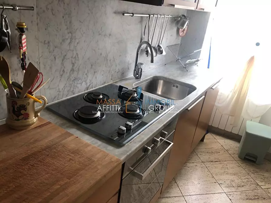 Immagine 5 di Porzione di casa in vendita  in Via dei Campi 21 a Carrara