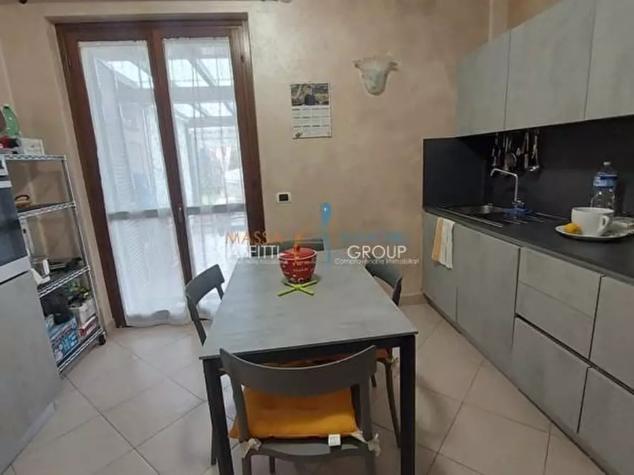 Immagine 11 di Villetta a schiera in vendita  in Via Canaletto 19 a Massa