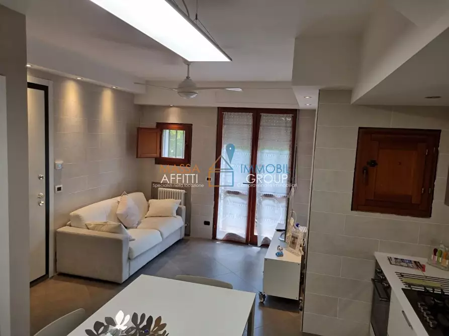 Immagine 3 di Villetta a schiera in vendita  in Via Arezzo 88 a Massa