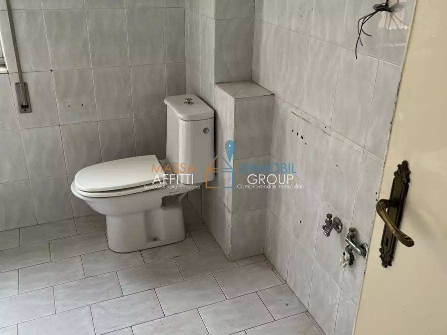 Immagine 18 di Quadrilocale in vendita  in Via Felice Cavallotti 8 a Carrara