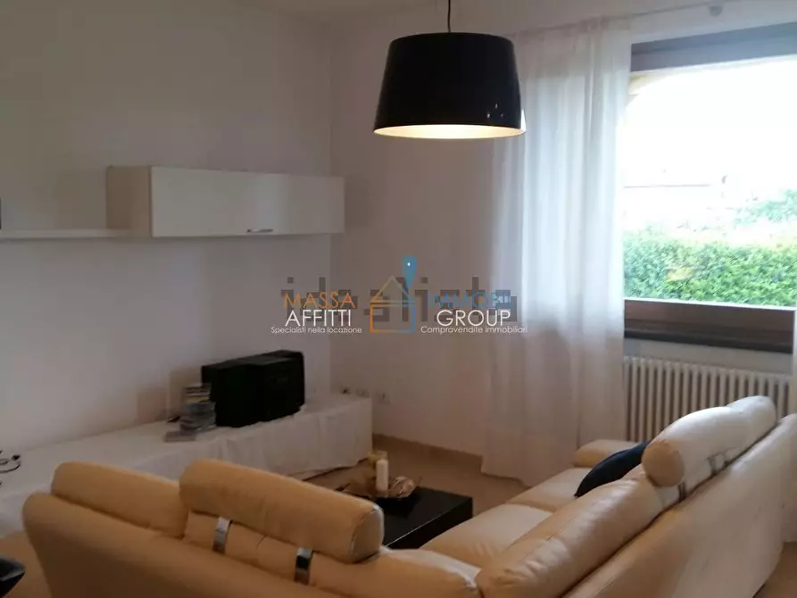 Immagine 16 di Villetta a schiera in affitto  in Viale della Repubblica 41 a Massa