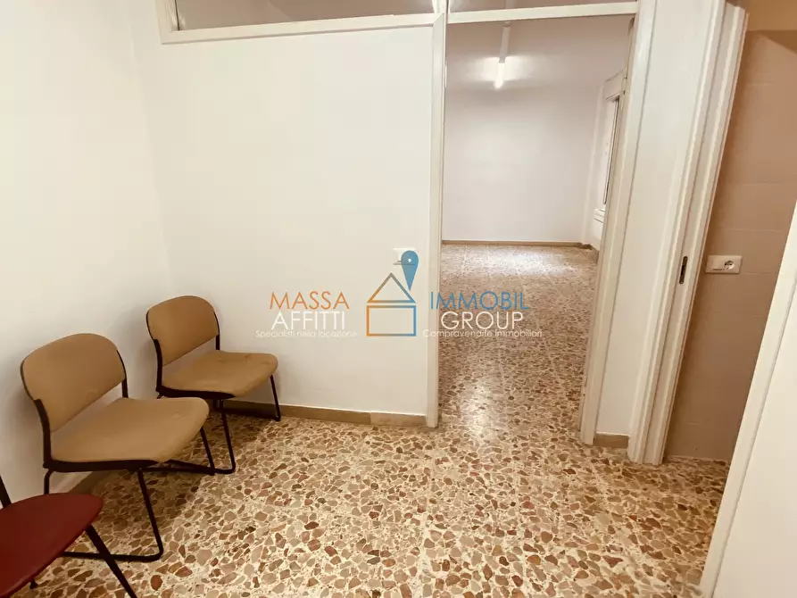 Immagine 2 di Ufficio in affitto  in Galleria Sanzio 1 a Massa