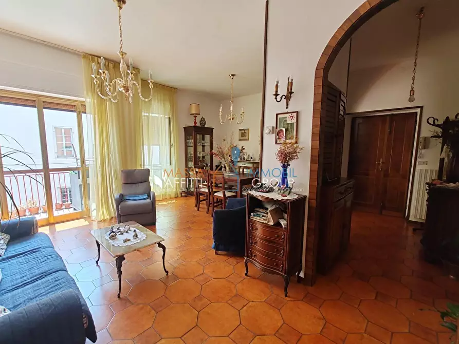 Immagine 2 di Quadrilocale in vendita  in Viale Eugenio Chiesa 21 a Massa