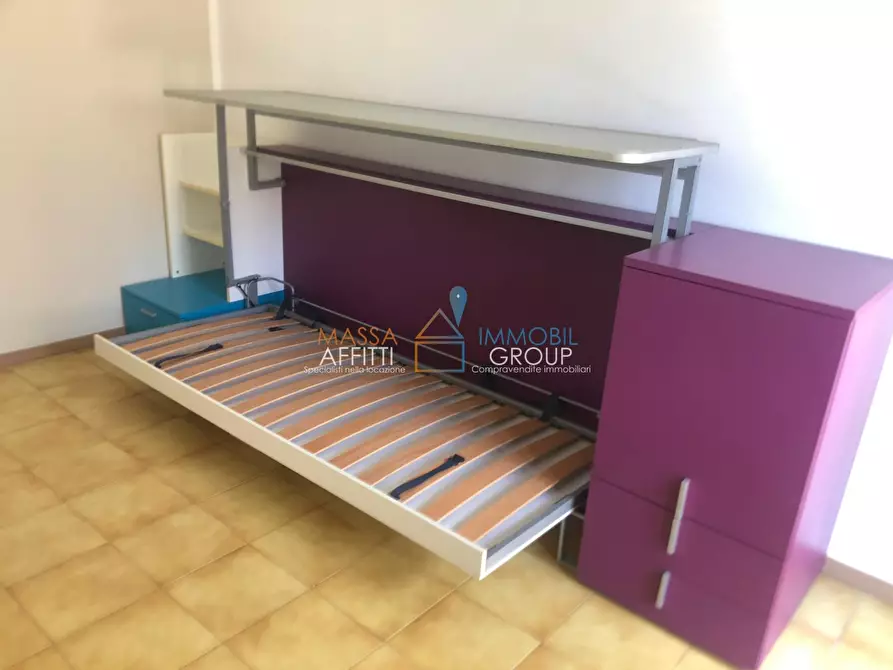 Immagine 15 di Porzione di casa in affitto  in Viale Zaccagna D 9 a Carrara