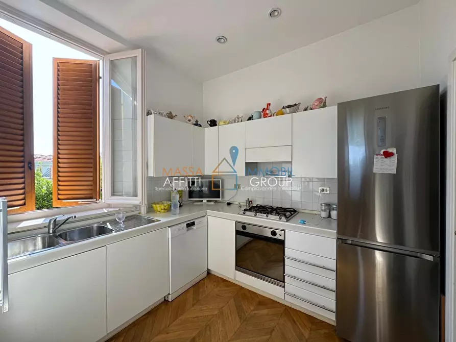 Immagine 5 di Pentalocale in vendita  in ⛉ Via Mazzini 20 a Forte Dei Marmi