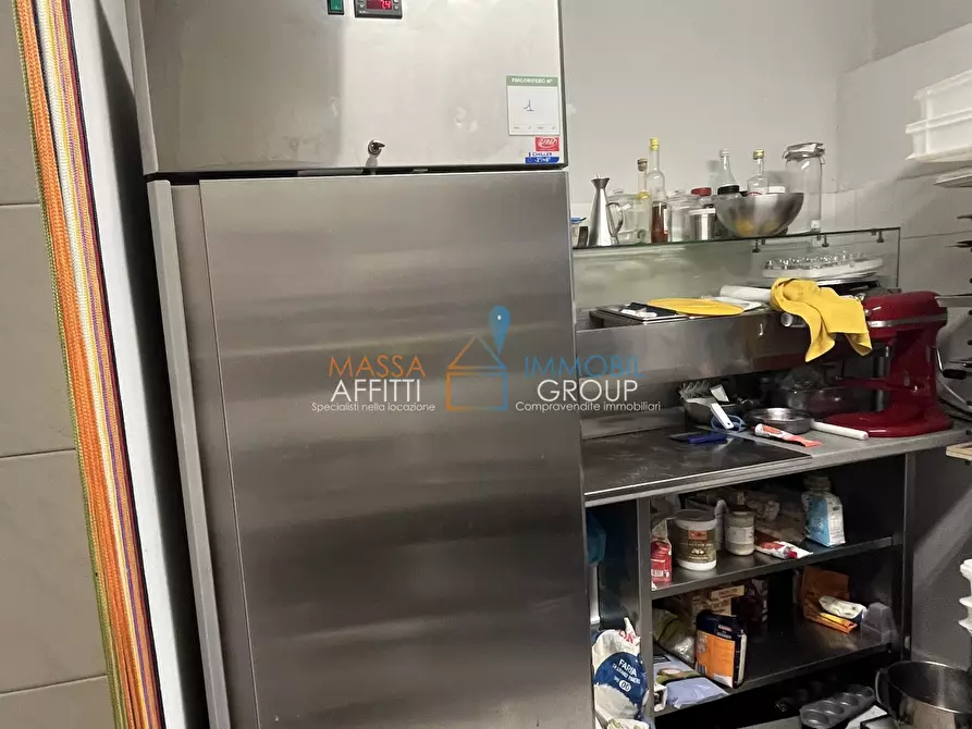 Immagine 3 di Attività commerciale in vendita  in via X Aprile 8 a Massa