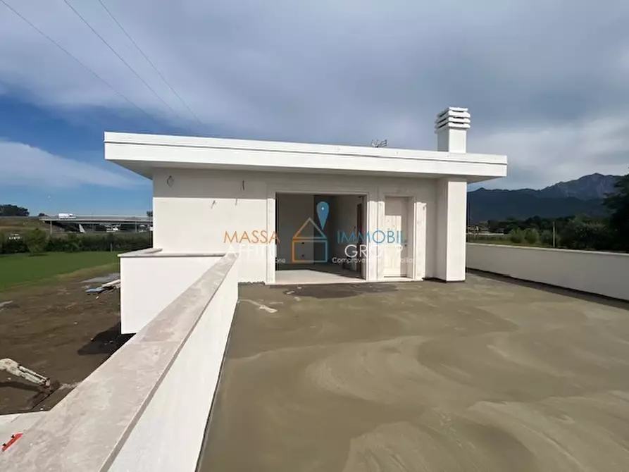 Immagine 15 di Villa in vendita  in Via Vaiana 91 a Pietrasanta