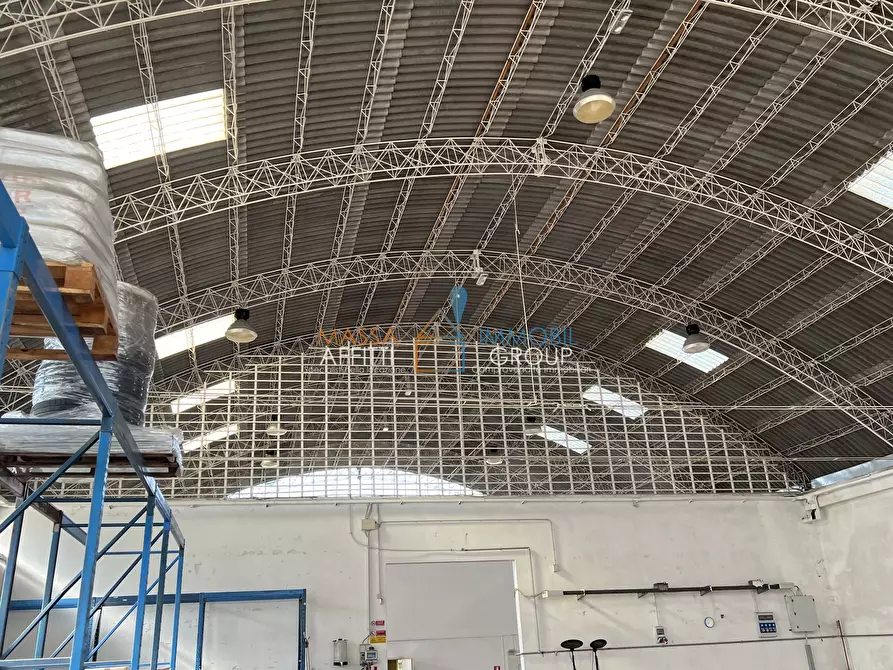 Immagine 18 di Attività artigianale in affitto  in Via Piedimonte 7 a Montignoso