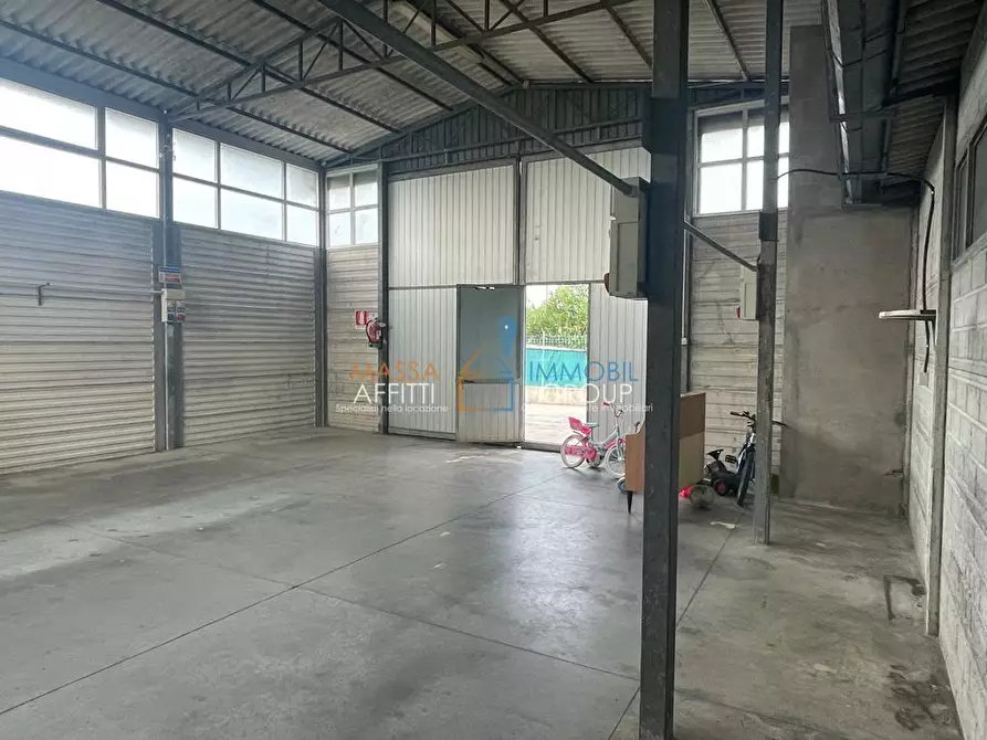 Immagine 3 di Attività artigianale in affitto  in Viale della Repubblica 35 a Massa