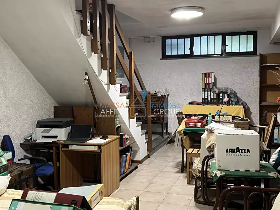 Immagine 24 di Villetta a schiera in vendita  in Via Gioacchino Rossini 14 a Massa