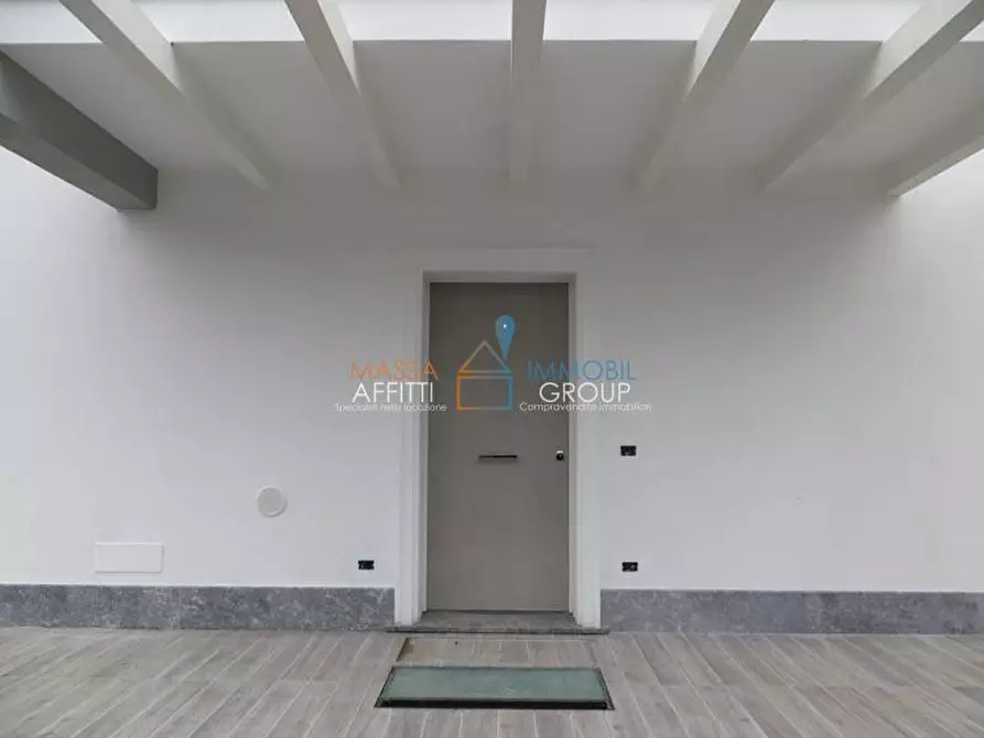 Immagine 13 di Villa in vendita  in Via XX Settembre 14 a Montignoso