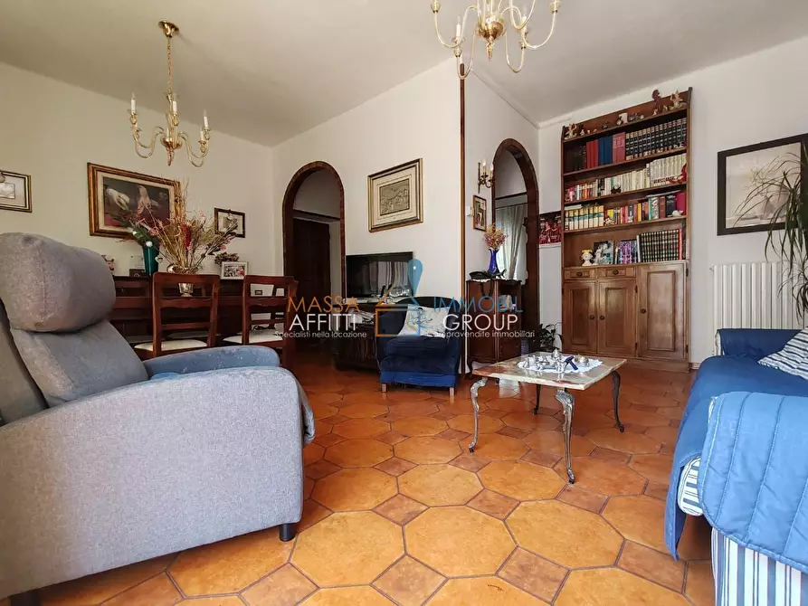 Immagine 3 di Quadrilocale in vendita  in Viale Eugenio Chiesa 21 a Massa