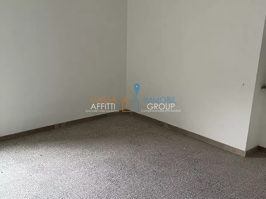 Immagine 12 di Villa in vendita  in Strada Statale 1 108 a Massa