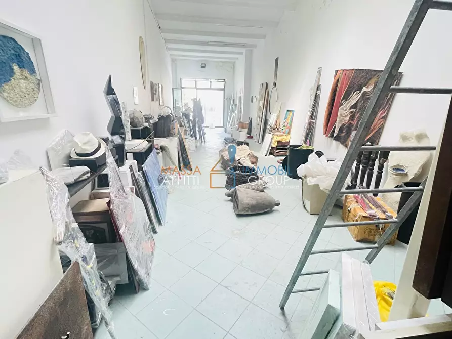 Immagine 9 di Magazzino in vendita  in Via del Bargello 32 a Massa