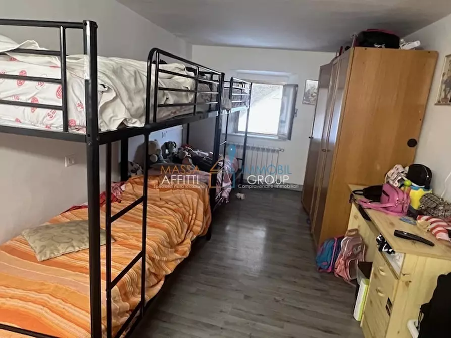 Immagine 13 di Porzione di casa in vendita  in Via Capaccola 3 a Massa