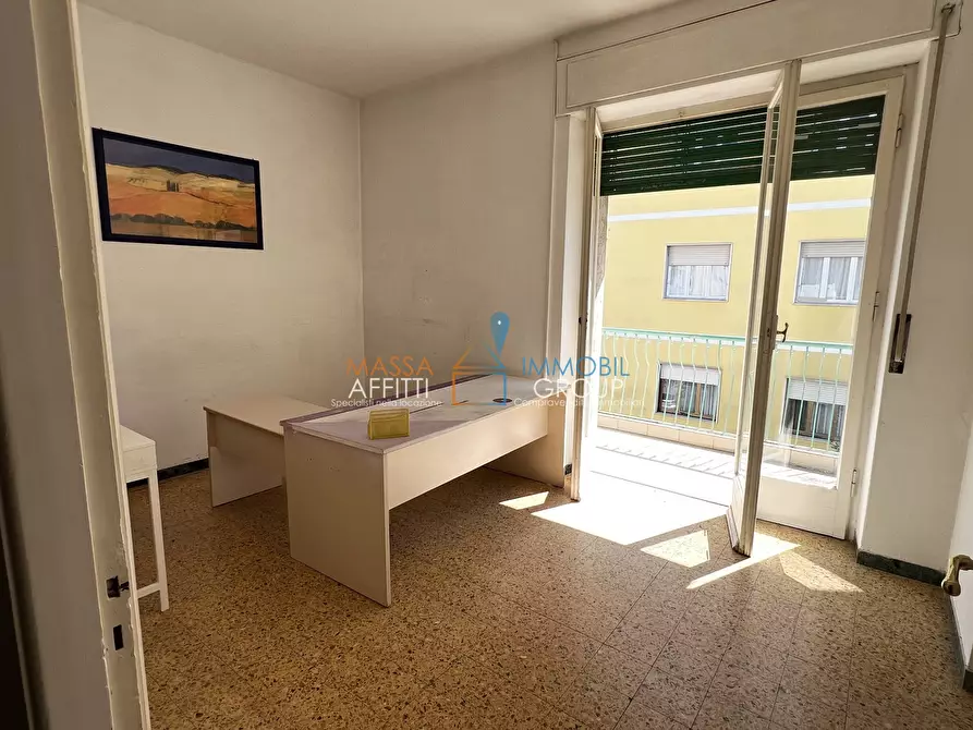 Immagine 10 di Ufficio in affitto  in Via Cesare Beccaria 9 a Massa