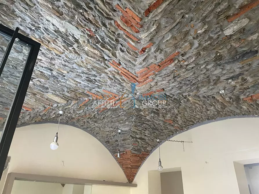 Immagine 3 di Locale commerciale in affitto  in Piazza Aranci 22 a Massa