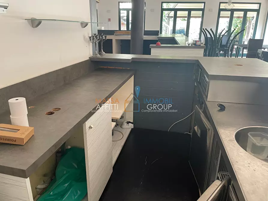 Immagine 27 di Locale commerciale in affitto  in Via Democrazia 64 a Massa