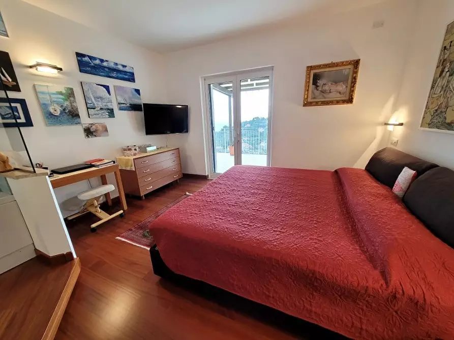 Immagine 38 di Villa in vendita  in via Neghelli 145 a Alassio