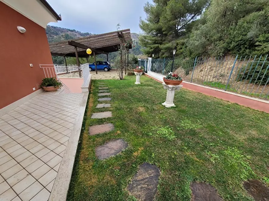 Immagine 48 di Villa in vendita  in via Neghelli 145 a Alassio