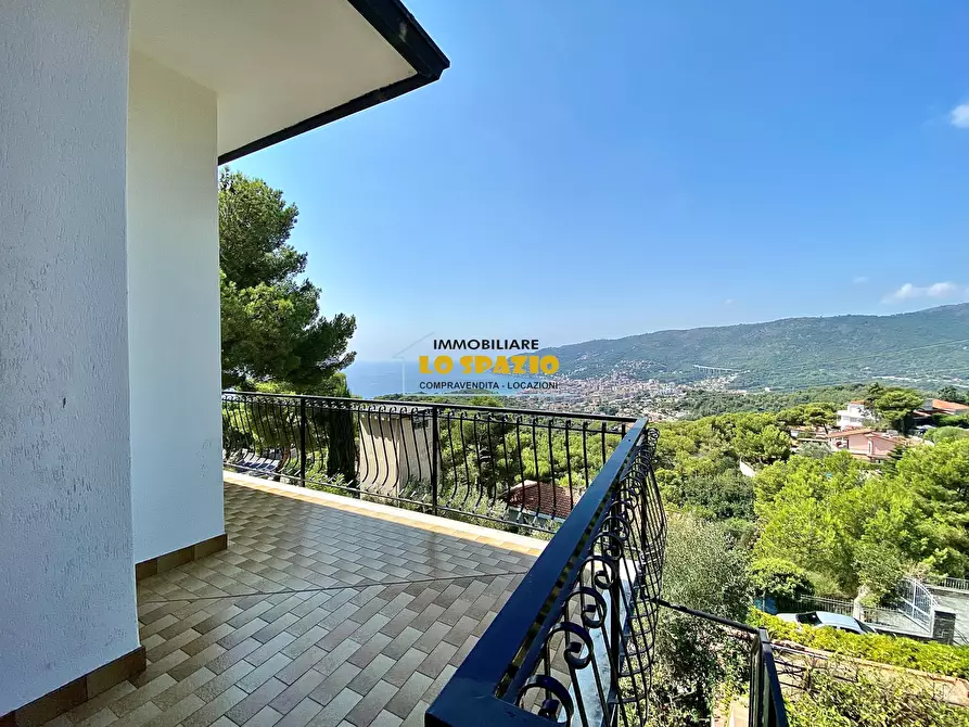 Immagine 22 di Villa in vendita  in via soprana 21 a Andora