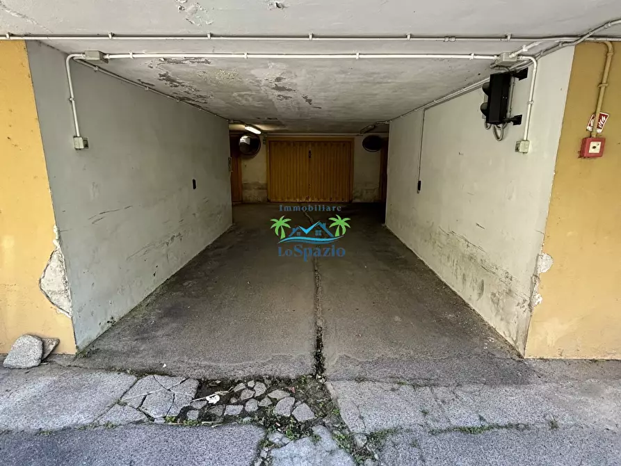 Immagine 3 di Garage in vendita  in via aurelia 68 a Andora