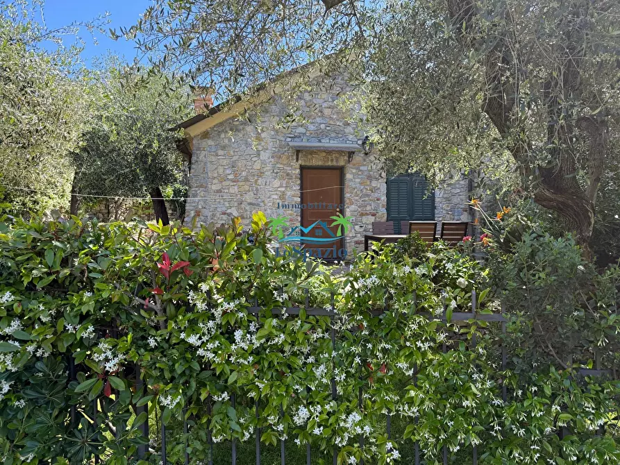 Immagine 28 di Villa in vendita  in via mezzacqua a Andora
