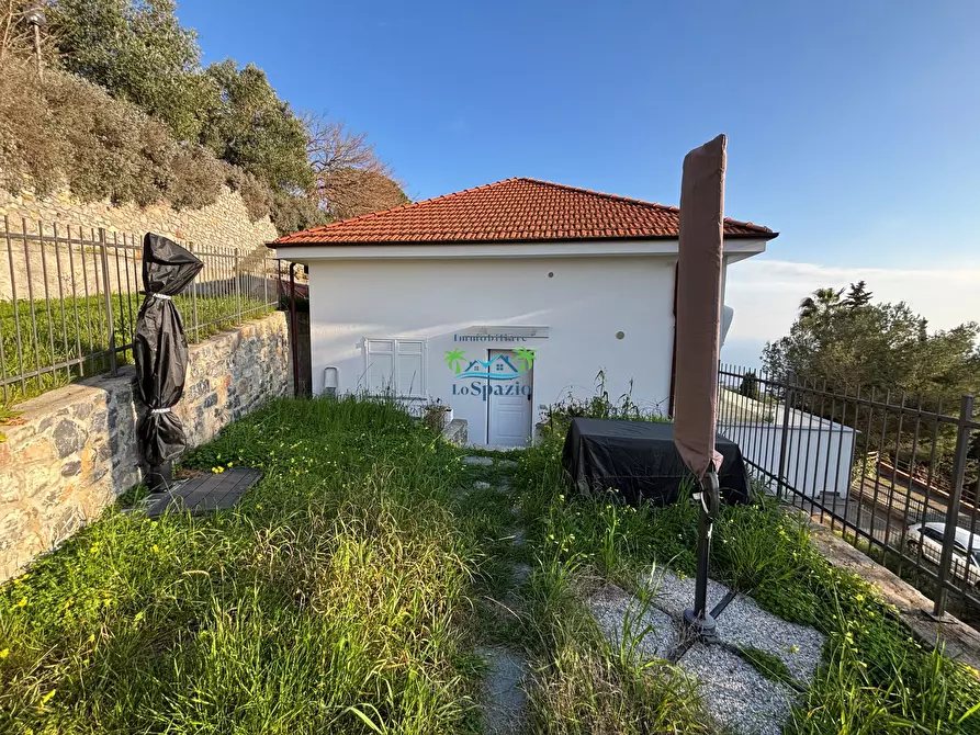 Immagine 16 di Trilocale in vendita  in strada colla micheri a Andora