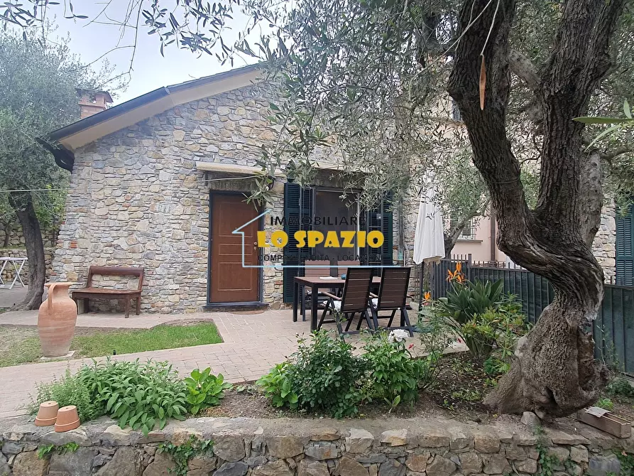 Immagine 22 di Villa in vendita  in via mezzacqua a Andora