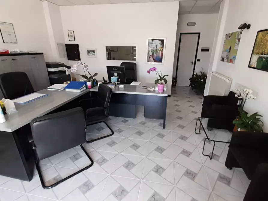 Immagine 10 di Palazzo in vendita  in Via Cavour 27 a Andora