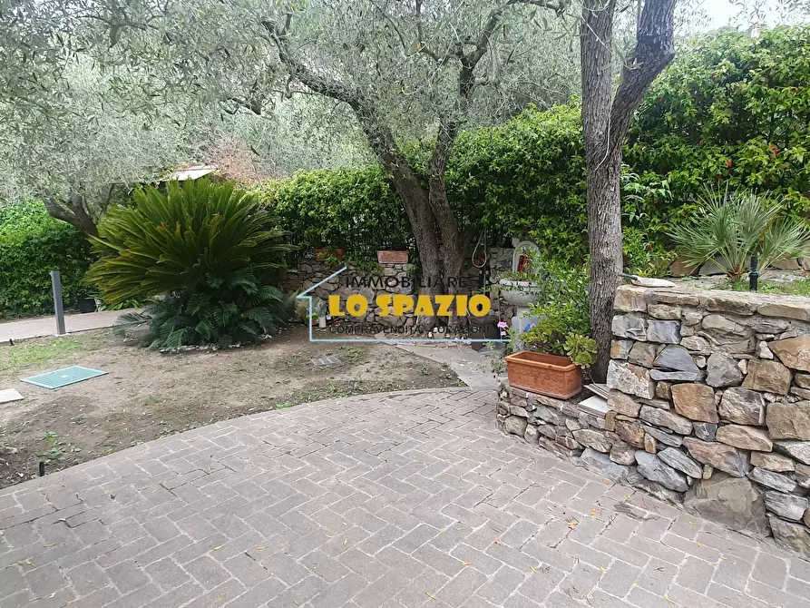Immagine 30 di Villa in vendita  in via mezzacqua a Andora