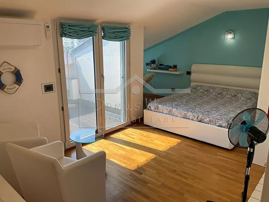 Immagine 9 di Trilocale in affitto  a Savona