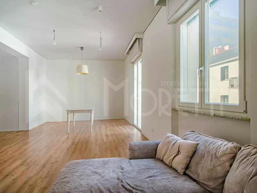 Immagine 14 di Pentalocale in vendita  in Via Costanzo Ebat a Livorno