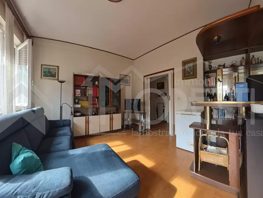 Immagine 1 di Pentalocale in vendita  in Via Tommaseo a Livorno