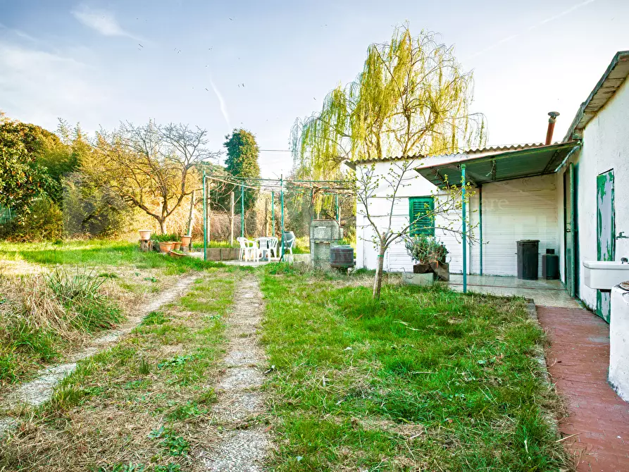 Immagine 2 di Terreno agricolo in vendita  in Via delle Sorgenti a Livorno