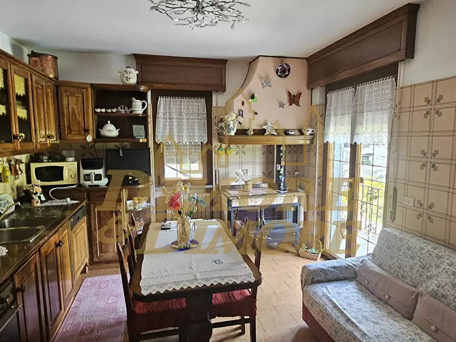 Immagine 10 di Villa in vendita  a Calasca-Castiglione