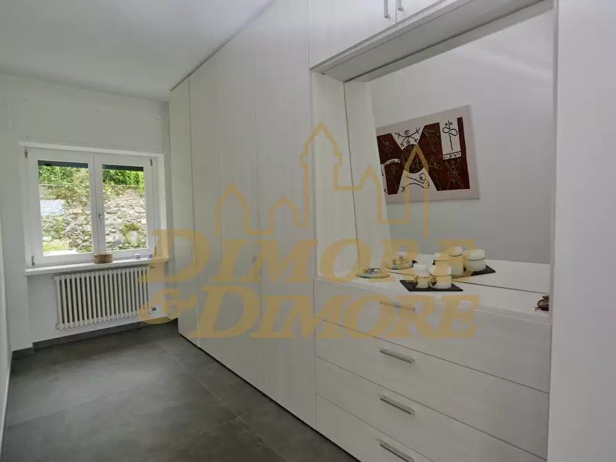 Immagine 18 di Villa in vendita  in Via Portovaltravaglia 39 a Brezzo Di Bedero