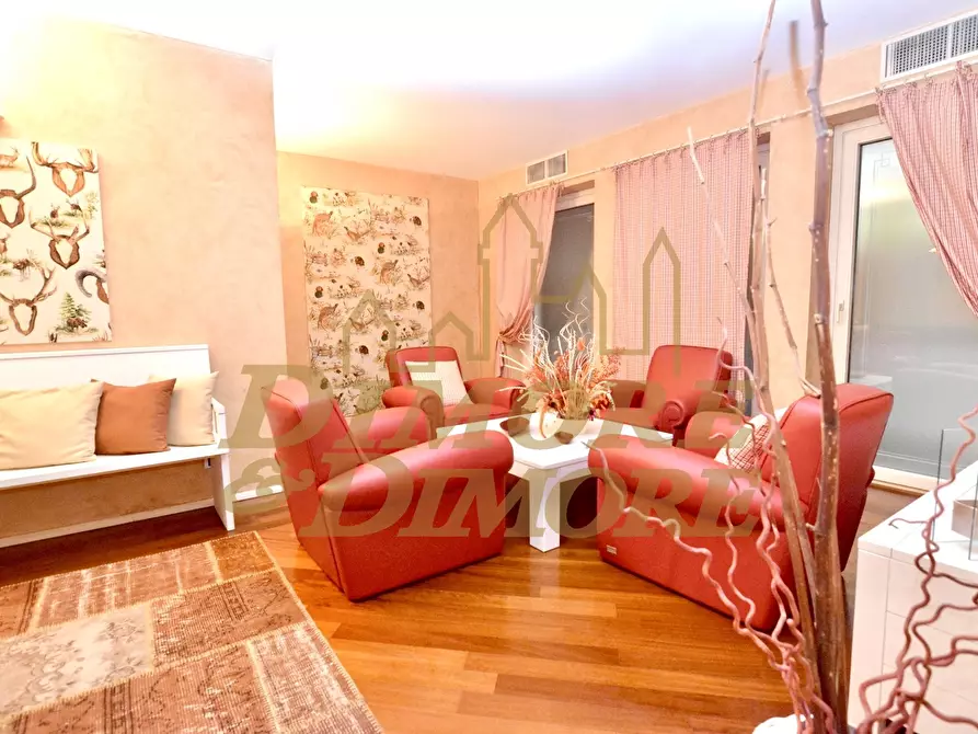 Immagine 28 di Villa in vendita  a Ranco