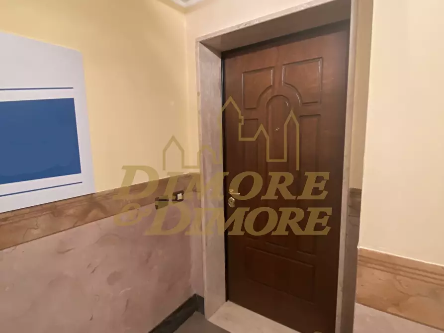 Immagine 12 di Ufficio in vendita  a Varese