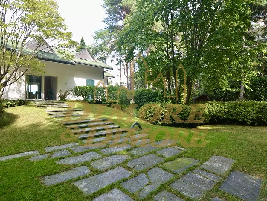 Immagine 46 di Villa in vendita  a Ranco